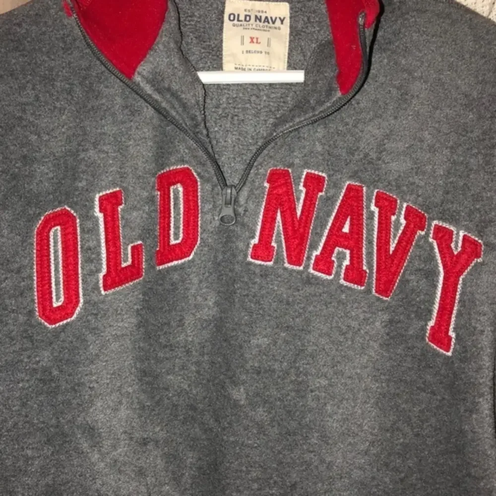 Boys old‎ navy sweatshirt